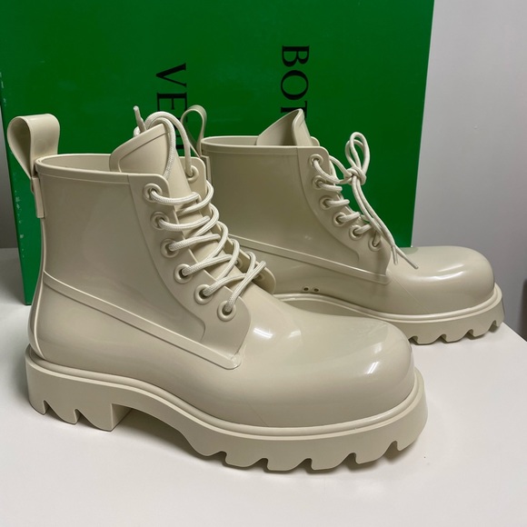 Bottega Veneta Stride Ankle Boot - Picture 2 of 7